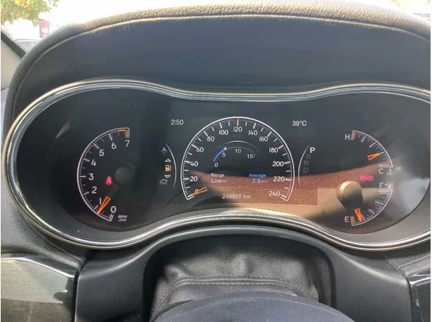 Car image 18