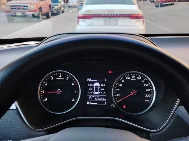 Car image 24