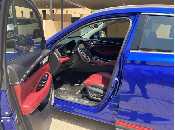 Car image 8