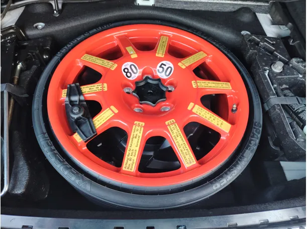 Car image 27