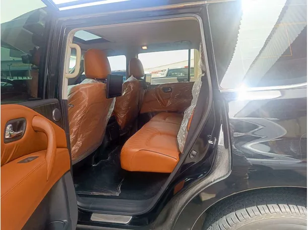 Car image 24
