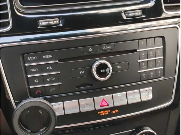 Car image 24