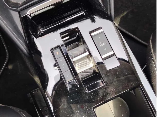 Car image 23