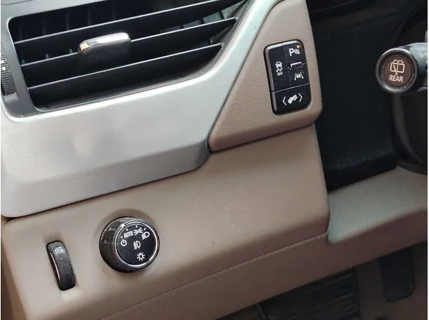Car image 23