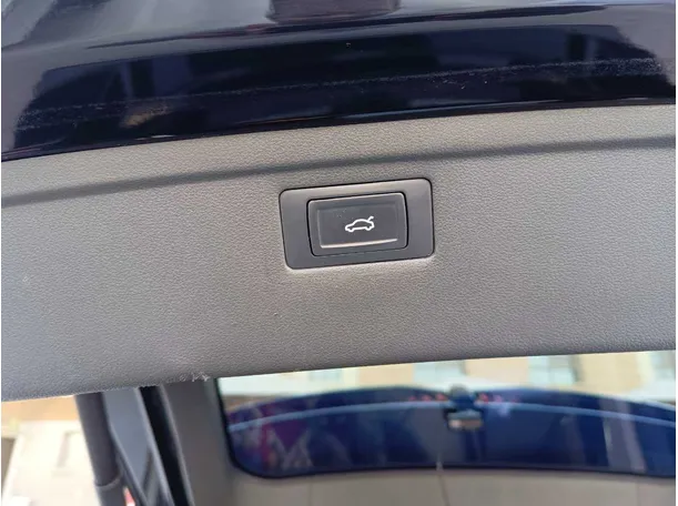 Car image 34