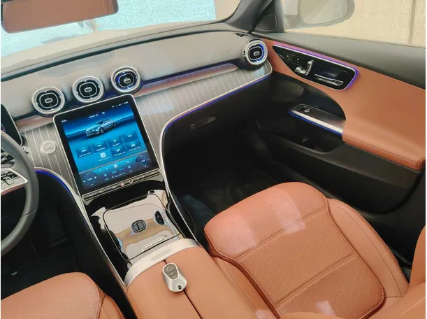 Car image 24