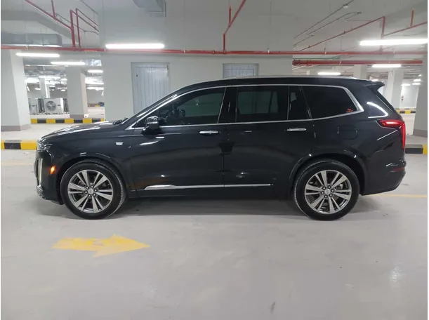 Car image 8