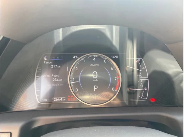 Car image 19