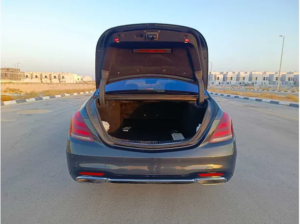 Car image 30
