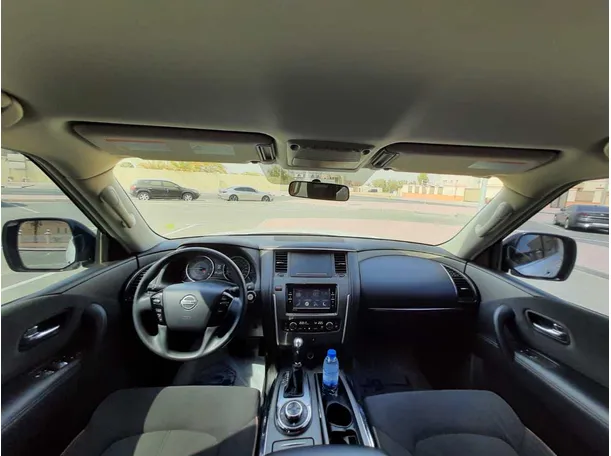Car image 14