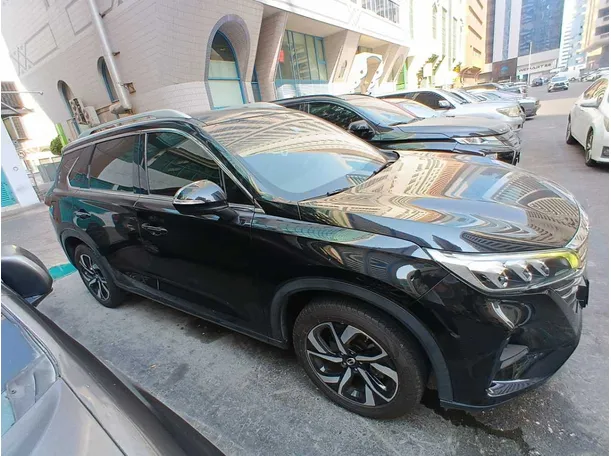 Car image 8