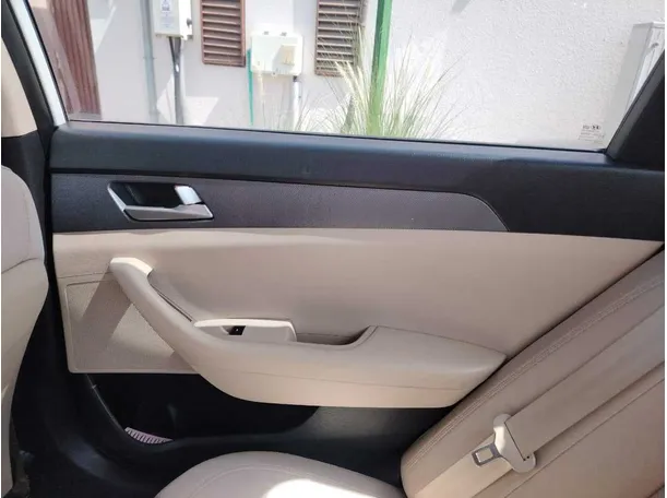 Car image 42