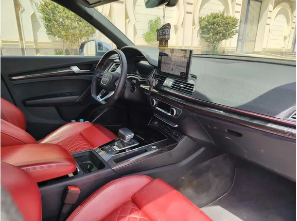 Car image 13