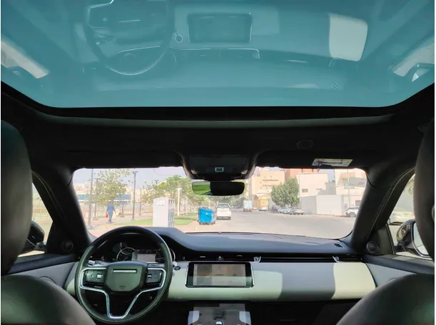 Car image 17