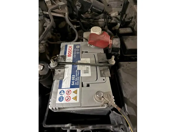 Car image 15