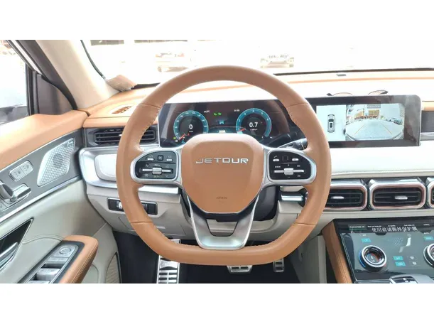 Car image 18