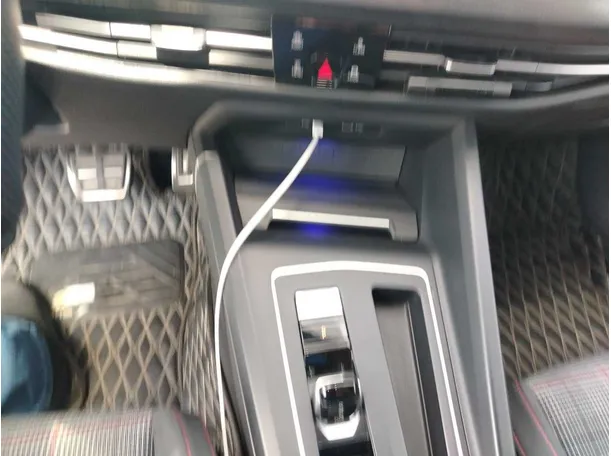 Car image 25