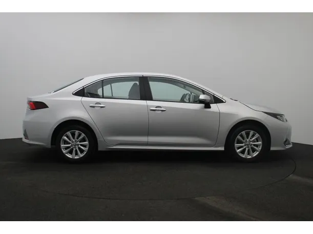 Car image 13