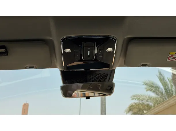 Car image 26