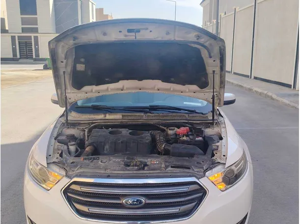 Car image 35