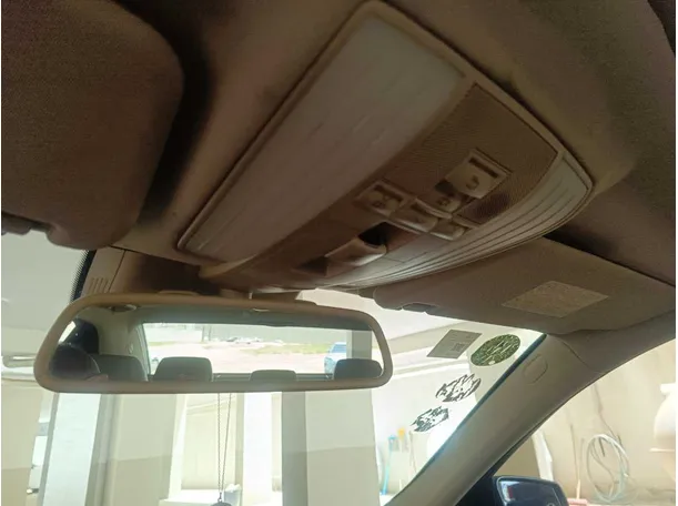 Car image 26