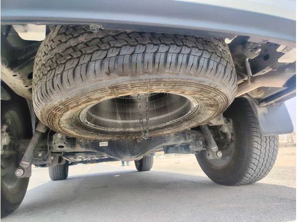 Car image 30