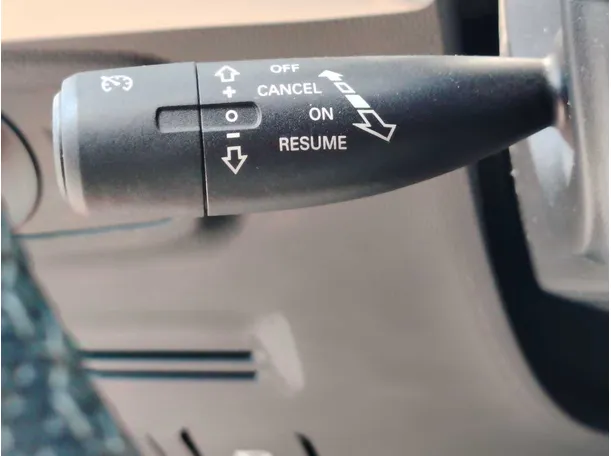 Car image 28