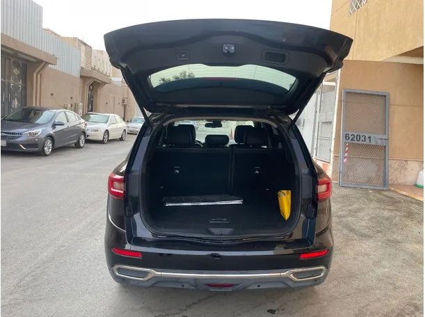 Car image 22