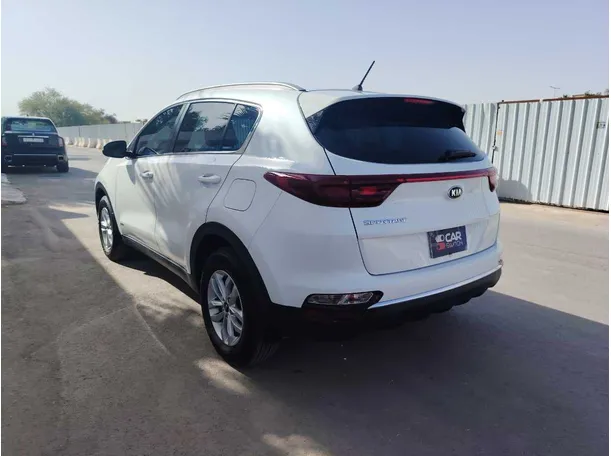 Car image 8