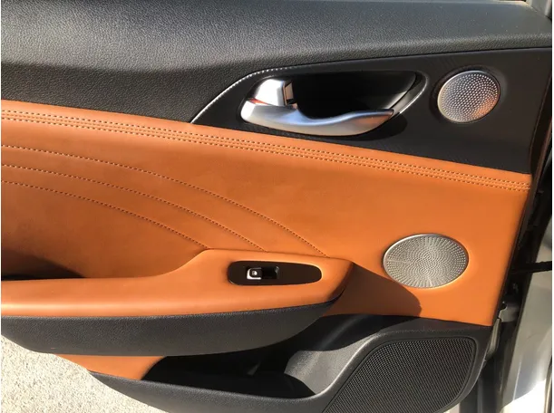 Car image 23