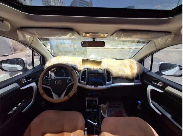 Car image 17