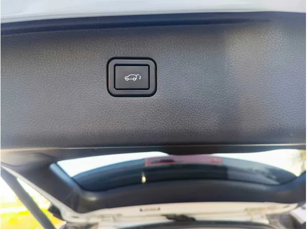 Car image 35