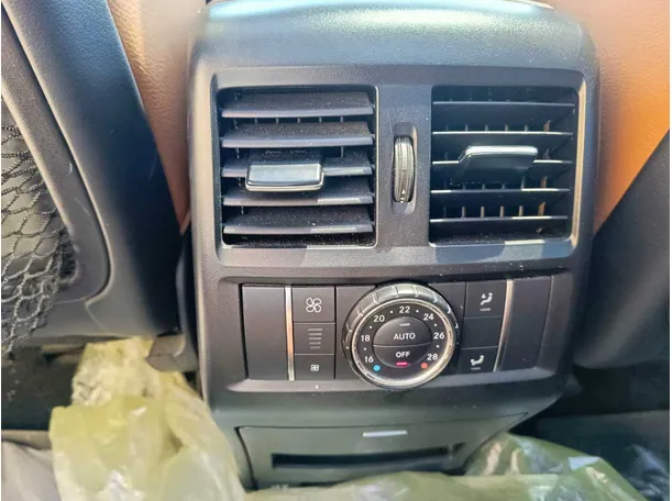 Car image 33