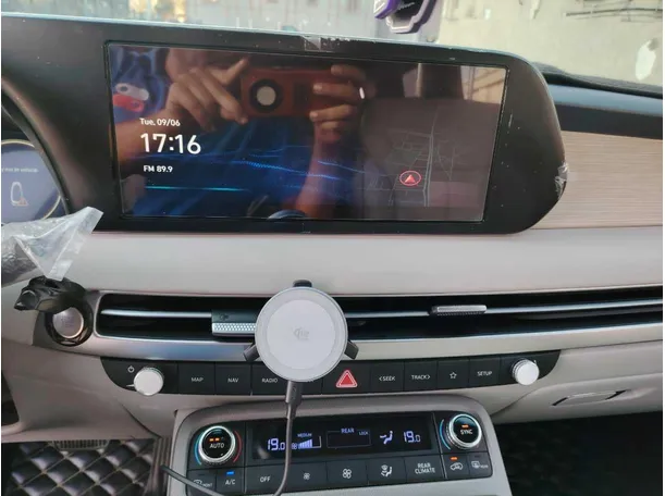 Car image 30
