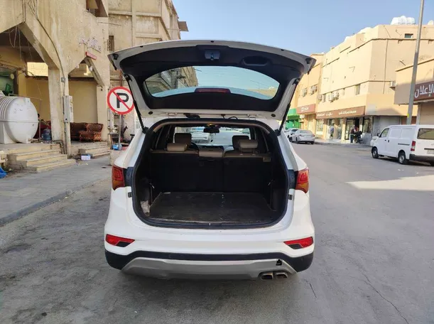 Car image 26