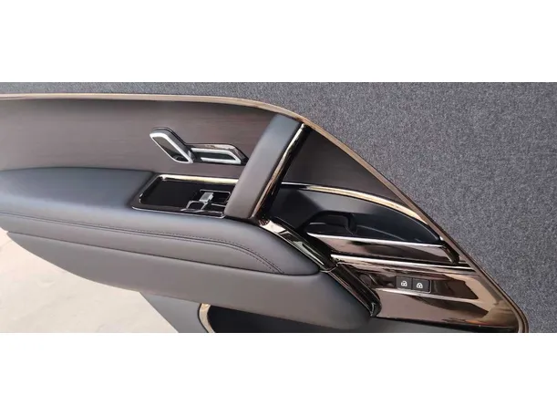 Car image 29