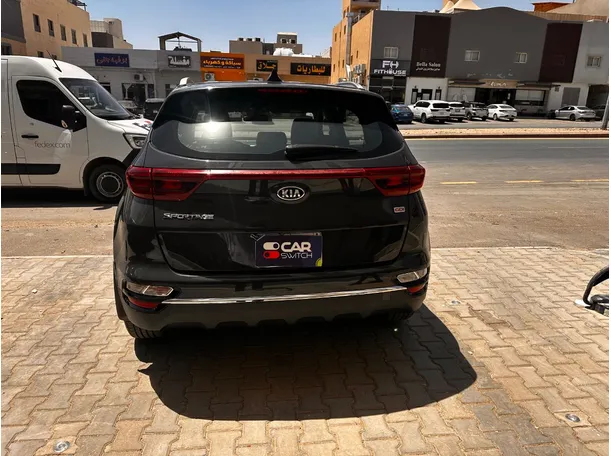 Car image 6