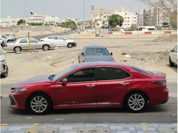 Car image 8