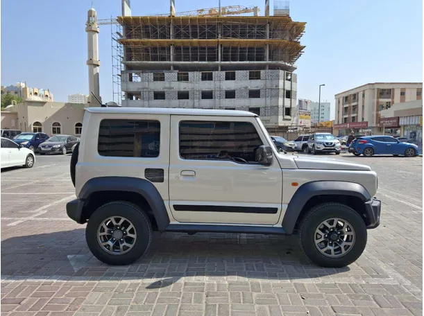 Car image 8