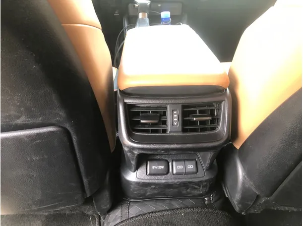 Car image 24