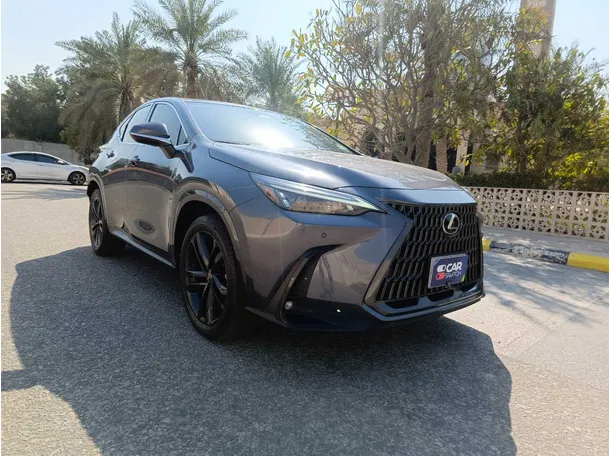 Car image 4