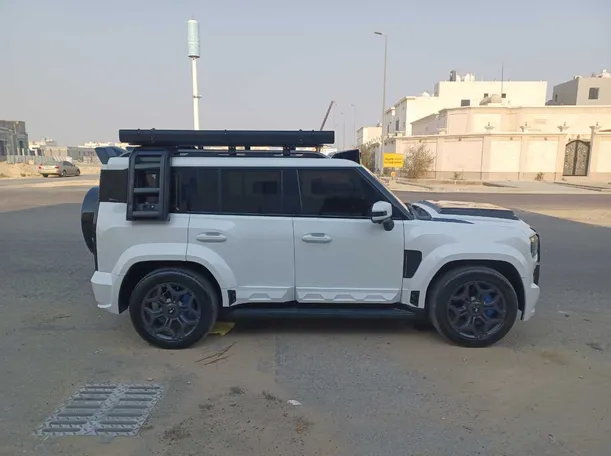 Car image 4