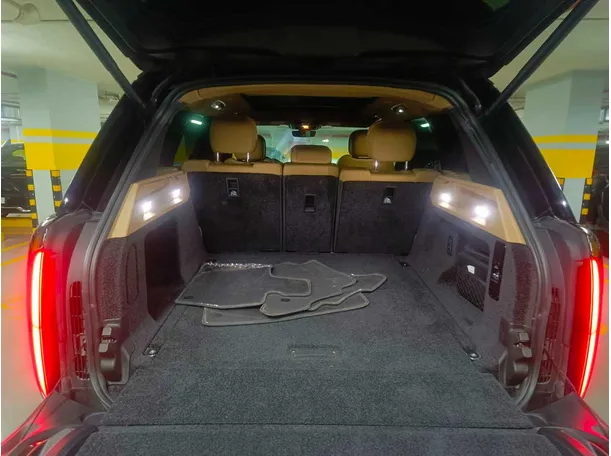 Car image 32