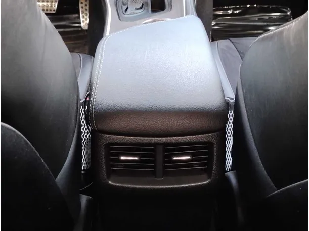 Car image 31
