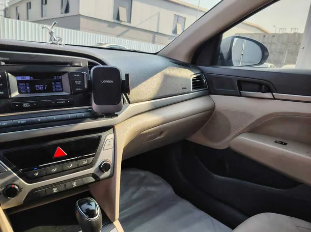 Car image 24