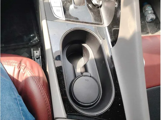 Car image 21