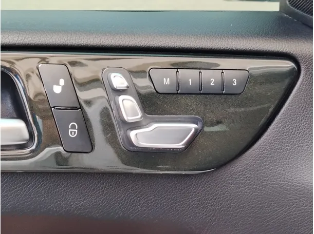 Car image 32