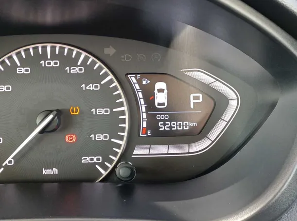 Car image 18