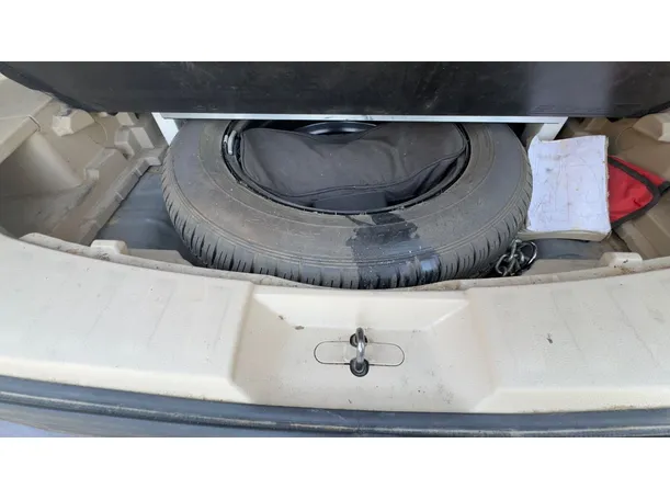 Car image 25