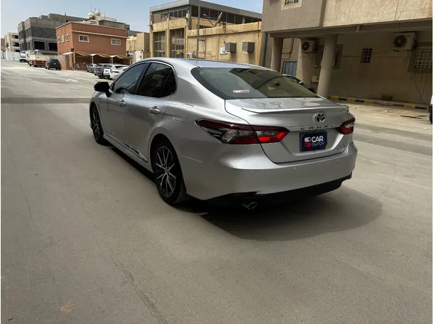 Car image 7